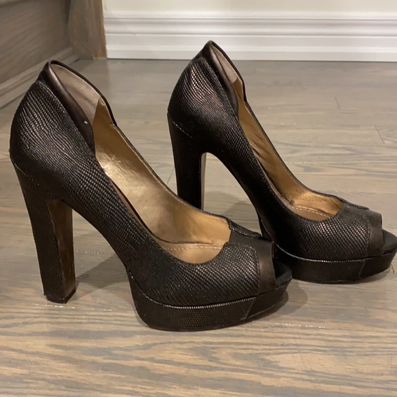 BCBG heels - Picture 4 of 6